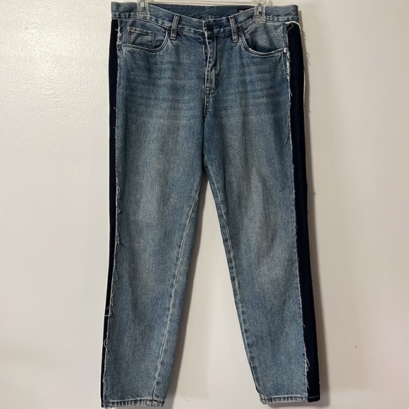BLANK NYC Crop Girlfriend 2-Tone Side Panel Jeans - Picture 5 of 8